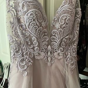 Gorgeous fairy like dress size 7, perfect condition only worn once!